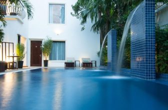 La Rose Suites